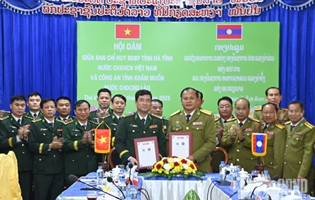 Ha Tinh Border Guard Command holds talks with Lao provinces’ armed forces